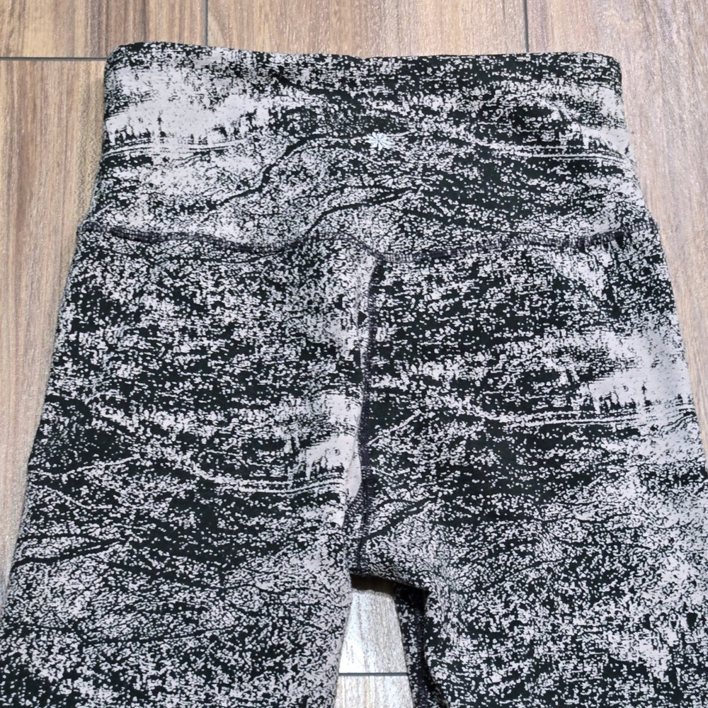 Athleta Elation Glades High Rise 7/8 Leggings Black White Abstract Print Yoga S - Picture 7 of 11